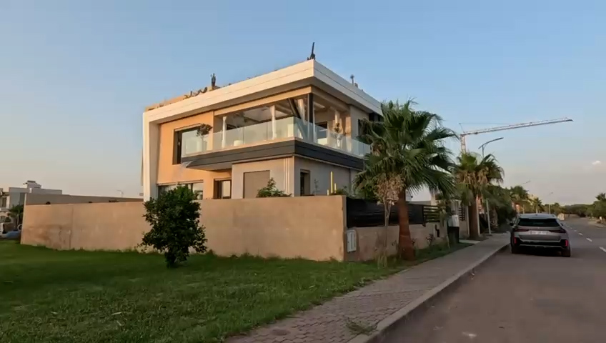 WhatsApp Video 2025-12-25 at 13.24.06.00_00_00_00.Still001