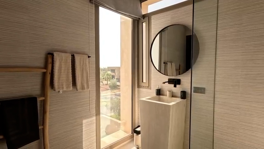 WhatsApp Video 2025-12-25 at 13.24.06.00_00_13_17.Still006