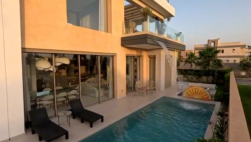 WhatsApp Video 2025-12-25 at 13.24.06.00_00_20_14.Still009