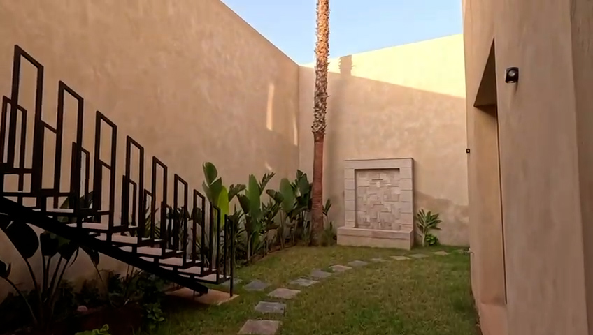 WhatsApp Video 2025-12-25 at 13.24.06.00_01_12_23.Still027