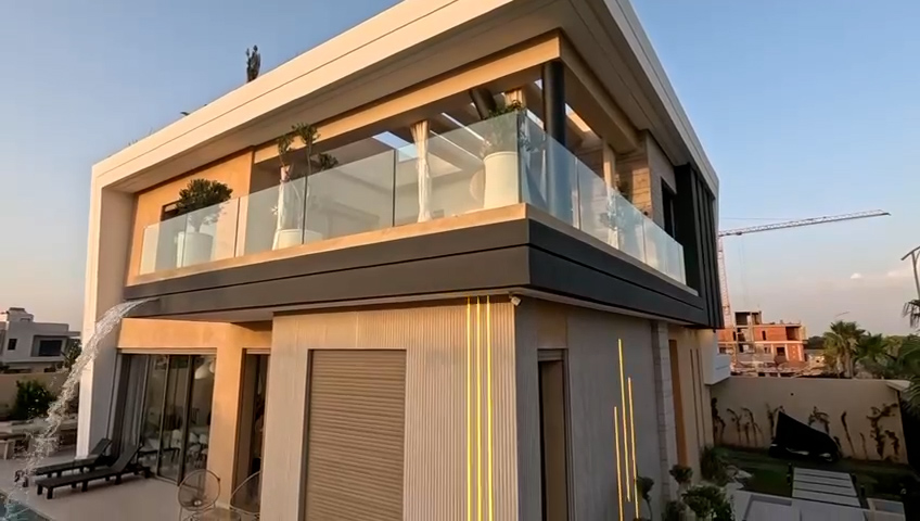 WhatsApp Video 2025-12-25 at 13.24.06.00_01_34_10.Still035